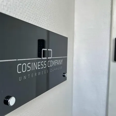 Helle Grosszuegige Dachgeschoss I Parkplatz I Schloss Blick #cosiness Company Apartment