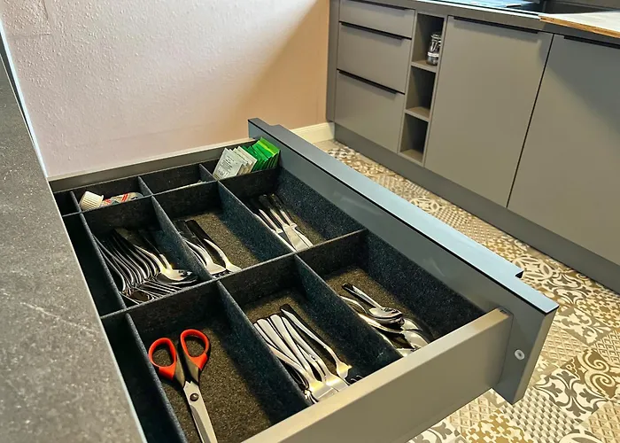 Helle Großzügige Dachgeschoss I Parkplatz I Schloss Blick #cosiness Company Apartamento