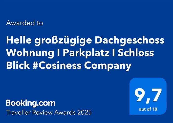 Helle Großzügige Dachgeschoss I Parkplatz I Schloss Blick #cosiness Company Apartamento *